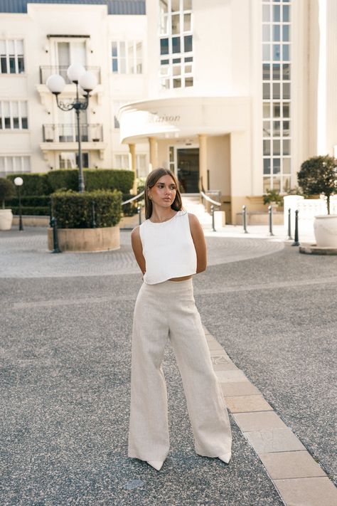 Devlin Pant - Beige Chic Beige Outfit, Italy Top Fashion, Classy And Feminine Outfits, Beige Linen Vest Outfit, Casual Spring Dresses 2024, Casual Nice Outfit, Hostess Outfit Restaurant, Mid 30s Fashion Outfits Women, Formal Pants Outfit