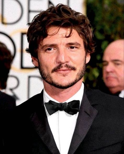 Pedro Pascal Lovers | Facebook Rafael Miller, Girl Dinner, Loafers Style, Cillian Murphy, Pedro Pascal, Formal Attire, Man Crush, Pretty Men, Celebrity Crush