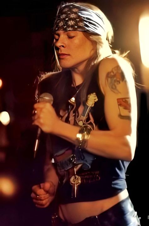 🤤🤤🤤 #axlrose #gunsnroses... - The General Guns N' Roses Muzică Rock, Axle Rose, Axel Rose, Duff Mckagan, Paul Stanley, Axl Rose, Tommy Lee, Rock N’roll, I'm With The Band