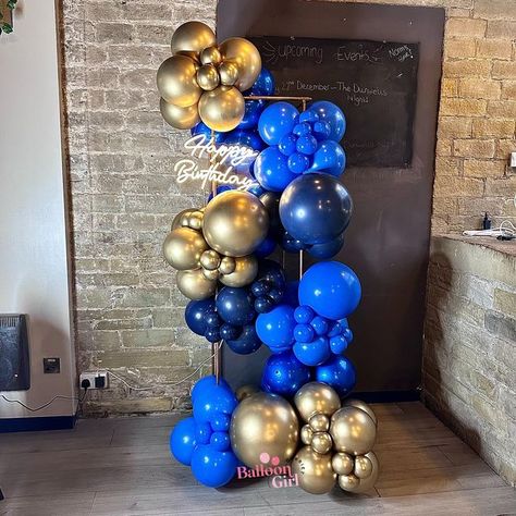 Balloon Girl Harriet🎈 on Instagram: "Plinth displays✨ These displays are perfect for smaller spaces whilst still bringing main character energy💫 And teamed up with one of my neon lights just brings the display to life✨ #balloongirlharriet #plinth #balloongarland #balloonartist #ballooninspo #balloonsetups #ballooninstallation #balloons #balloonideas #theeventcollectivex #bapiaparty #balloonfinds #organicballoongarland #bespokeballoons #balloonarch #diyballoongarland #partygirl #partyboy #storybookbliss #partyideas #decorations #partydecoration #eventsdecor #balloonevents #birthdayparty #halifaxballoons #brighouseballoons #huddersfieldballoons" Happy Balloons, Balloon Tower, Main Character Energy, Small Balloons, Balloon Display, Balloon Installation, Easels, Balloon Columns, Balloon Diy