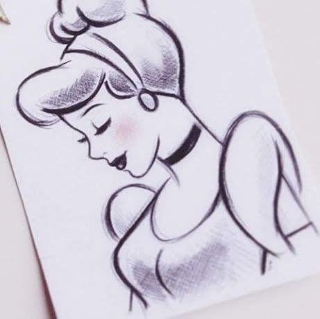 Disney Princess Sketches, Princess Sketches, Easy Pencil Drawings, Disney Character Drawings, Easy Disney Drawings, Disney Drawings Sketches, Cute Disney Drawings, Drawing Hands, Girl Drawing Sketches