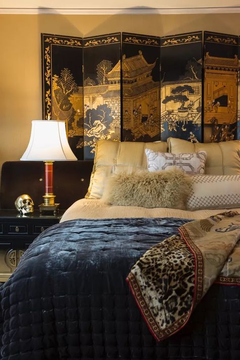 32 Maximalist Bedroom Ideas That Are Full of Character and Drama Asian Bedroom Ideas, Maximalism Bedroom, Maximalist Bedroom Ideas, Asian Inspired Bedroom, Asian Bedroom Decor, Asian Bedroom, Maximalist Bedroom, Art Lighting, Ideas For Decorating