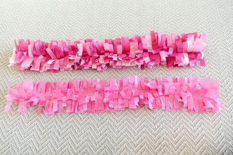 DIY Fringed Tissue Paper Garland - South Lumina Style Crepe Paper Pinata, Tissue Paper Decorations Birthday, Tissue Paper Borders, Fringe Cake, Tissue Paper Fringe, Tissue Paper Garland, Tissue Garland, Showcase Ideas, Tissue Paper Decorations