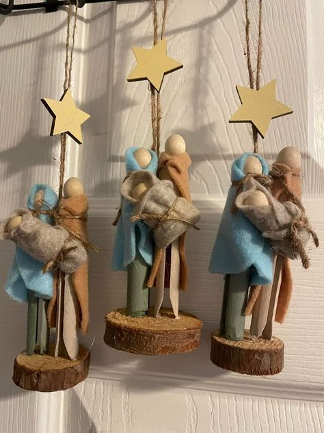 Holy Family Clothespin Ornament, Clothespin Mary And Joseph, Wooden Clothespin Nativity, Clothespin Nativity Craft, Peg Clothespin Crafts, Clothes Pin Christmas Ornaments Diy, Clothes Pin Nativity Ornament, Nativity Ornaments For Kids To Make, Clothes Pin Nativity