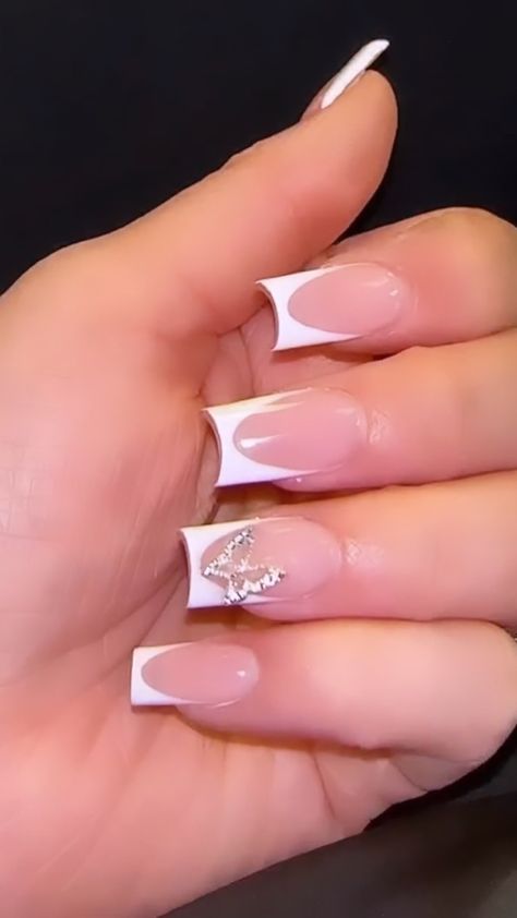 Square French Tip Acrylic Nails With Jewels, Acrylic Coffin, French Tip Acrylic Nails With Charms, Small White French Tip Nails, Prom Nails Lilac, Short Coffin Nails French Tip, Cute Short Acrylic Nails French Tips, Nail Ideas French Tip Square, White French Tip Nails Medium Length