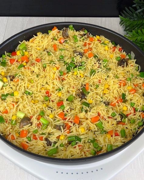 Ghana Fried Rice, Coconut Fried Rice, Nigeria Food, Ghana Food, Diwali Recipes, Coconut Rice Recipe, Food Project, African Cooking, Easy Rice Recipes