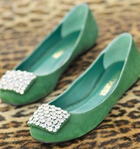 Cute Cute Cute Green Flats, Fabulous Shoes, Carrie Bradshaw, Moda Vintage, Green Shoes, Shoe Closet, Crazy Shoes, Shoe Obsession, Cute Shoes