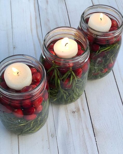 Mason Jar Candle Table Decorations, Vase Filler Ideas, Mason Jar Tea Lights, Christmas Mason Jars Diy, Mason Jar Luminaries, English Christmas, Christmas Hacks, Simple Centerpieces, Christmas Mason Jars