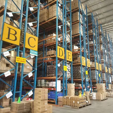 Very narrow aisle rack (VNA) High Density Storage, Warehouse Space, Warehouse Shelving, Industrial Warehouse, Shelf Rack, Shelving Racks, Warehouse Storage, Storage Design, Storage Solution