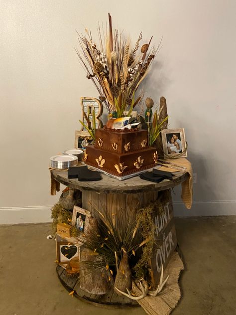 Groom’s Table Ideas, Grooms Table Ideas Receptions, Hunter Wedding Decorations, Grooms Table Ideas Rustic, Grooms Table Ideas Hunting, Grooms Cake Table Ideas Display, Hunting Table Decorations, Duck Hunting Table Centerpieces, Grooms Table Ideas Duck Hunting