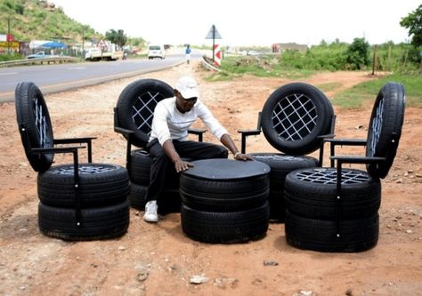 Former Mine Worker Artistically Recycles Old Tires into Furniture Tyre Garden Ideas, Tyre Garden, Mine Worker, Recycled Chair, Kursi Ban, Recycled Tyres, Tire Seats, Tire Chairs, Reuse Old Tires