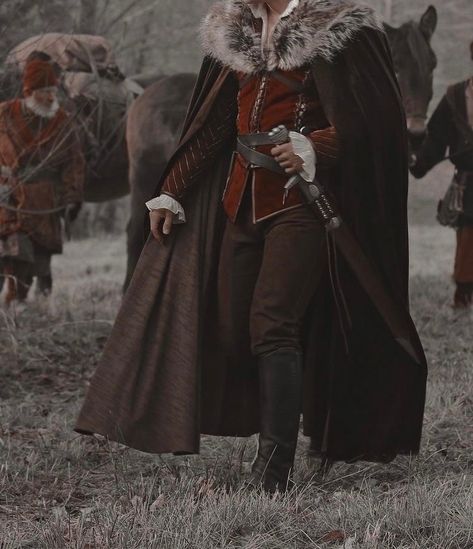 King Outfits Royal, Medieval Clothing Men, Prince Clothes, Medieval Aesthetic, King Outfit, Aesthetic Outfits Men, Royalty Aesthetic, Royal Aesthetic, Royal Outfits