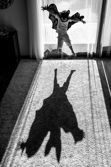 Batman By Anna Kuncewicz, Poland (1st Place In The Silhouette Category, Second Half) #Photography Kind Photo, Shadow Photography, Foto Tips, Black And White Portraits, Black White Photos, The Shadow, On The Floor, Photo Contest, The Floor