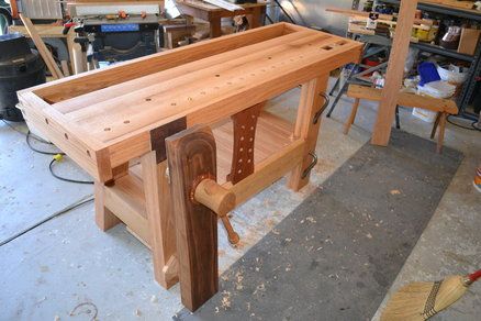 French Workbench Craftsman Workbench, Woodwork Bench, Workbench Organization, Workbench Ideas, Work Benches, Tool Bench, Diy Workbench, Bench Ideas, Workbench Plans