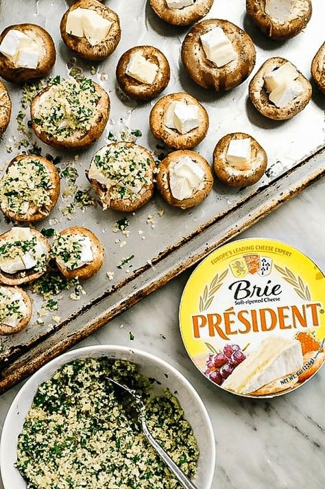 Brie Stuffed Mushrooms, Baked Stuffed Mushrooms, Brie Cheese Recipes, Brie Appetizer, Mushroom Appetizers, Gluten Free Puff Pastry, Mushroom Caps, Brie Recipes, Make Ahead Appetizers