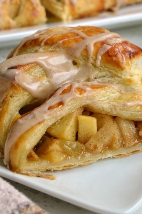 Apple Strudel Fry Pies, Apple Pastry, Strudel Recipes, Cinnamon Glaze, Dessert Snacks, Easy Puff Pastry, Maple Brown, Apple Strudel, Fried Apples