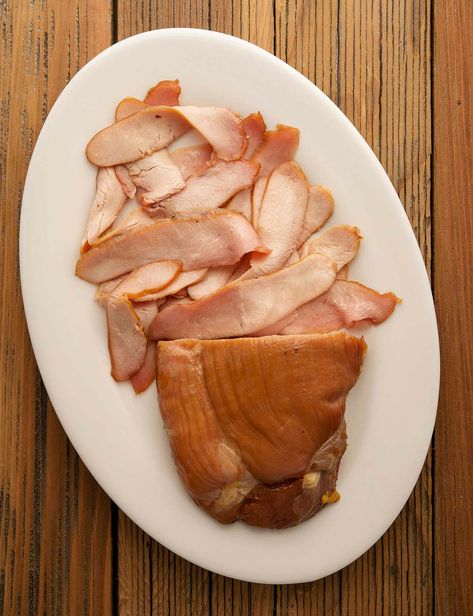 Smoked Turkey Rub, Traeger Smoked Turkey, Smoked Turkey Brine, Smoked Turkey Breast Recipe, Precooked Turkey, Pulled Turkey, Wild Turkey Recipes, Turkey Brine Recipes, Smoked Turkey Recipes