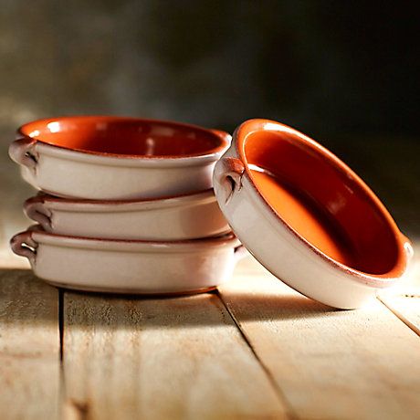 Spanish Foods, Tapas Dishes, Tapas Restaurant, Small Dishes, Ceramics Inspiration, Painted Terra Cotta Pots, Spanish Tapas, Restaurant Dishes, Fajita Seasoning