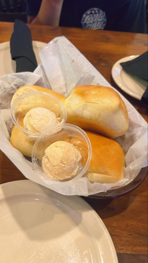 Texas Roadhouse Food, Texas Roadhouse Rolls Aesthetic, Steakhouse Rolls, Tx Roadhouse Rolls, Texas Roadhouse Aesthetic, Food Lover Aesthetic, Aesthetic Food Junk, Junk Food Aesthics, Rolls Food