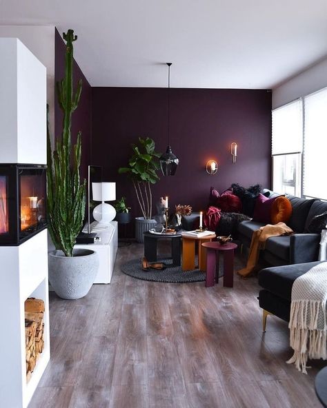 Purple Walls Living Room, Plum Walls, Burgundy Living Room, Purple Living Room, Chic Living Room Decor, Living Room Wall Color, Room Wall Colors, Wall Interior, Diy Accent Wall