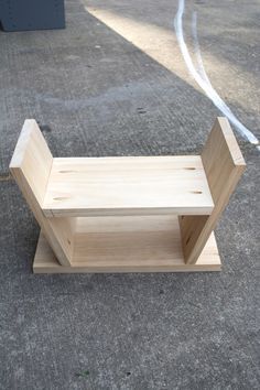 Pallet Step Stool, Diy Wooden Stool Simple, Wooden Stools Diy, Step Stool Diy, Repurposed Wood Projects, Pocket Holes, Wood Step Stool, Toddler Step Stool, Diy Stool