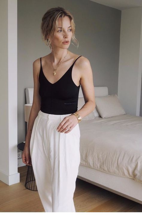 Mode Zendaya, Minimalistic Outfits, Outfits For Spring, Minimalist Fashion Women, Skandinavian Fashion, Look Retro, Moda Chic, Minimal Outfit, Looks Street Style