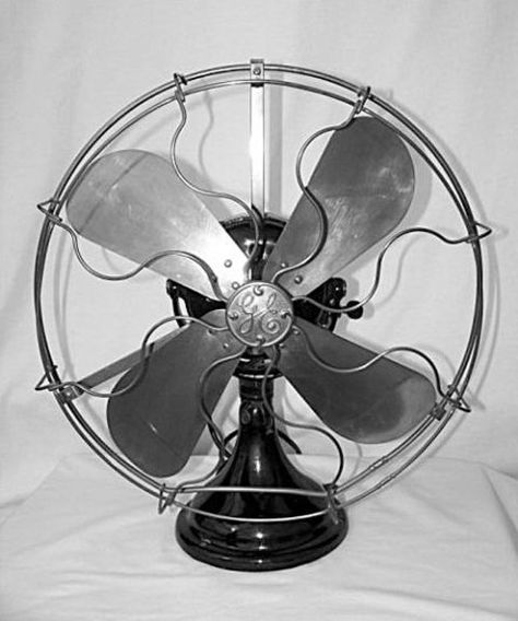 Electric fans debuted in the 1880s, and by the early 20th century, many well-off folks owned models similar to this 1911 brass-blade beauty from General Electric (left, $245; oldtavernantiqueco.com). But it wasn't until the '20s, when production costs dropped, that these appliances became household staples. Alas, by midcentury, the rise of air-conditioning led to a decrease in demand, not to mention quality and looks. Thankfully, a new crop of electric fans delivers both modern technology and retro appeal. Northern Cottage, Appliance Makeover, Antique Fans, Old Fan, Vintage Appliances, Retro Fan, Fan Picture, Vintage Fans, Electric Fan