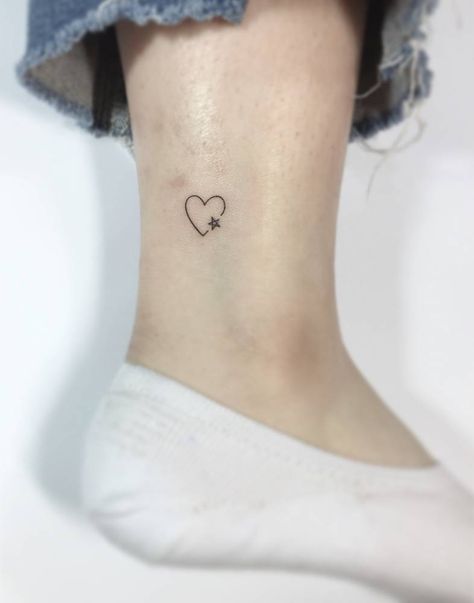 Heart Tattoo Ankle, Simple Heart Tattoos, Tiny Tattoos For Women, Tiny Heart Tattoos, Heart Line, Small Heart Tattoos, Petit Tattoo, Ankle Tattoos For Women, Tattoo Love