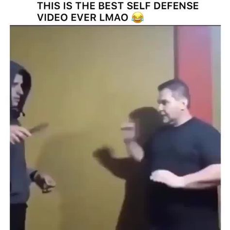 HoodClips on Instagram: “Lmao” THIS IS THE BEST SELF DEFENSE VIDEO EVER LMAO &! – popular memes on the site ifunny.co Thala Thalapathy, Dance Songs, 웃긴 사진, Crazy Funny Memes, Short Humor, Music Dance, Funny Comedy, Funny Vid, Funny Video Memes