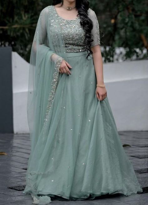 Engagement Dress For Bride Indian, Simple Engagement Dress, Lehenga For Engagement, Kerala Engagement Dress, Wedding Matching Outfits, Engagement Dress For Bride, Bride Reception Dresses, Engagement Lehenga, Party Wear Gowns