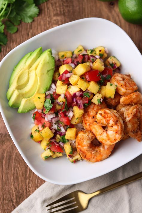 Baking Spices, Roma Tomato, Plats Healthy, Healthy Bowls Recipes, Shrimp And Rice, Pineapple Salsa, Healthy Bowls, Healthy Food Dishes, Healthy Lifestyle Food