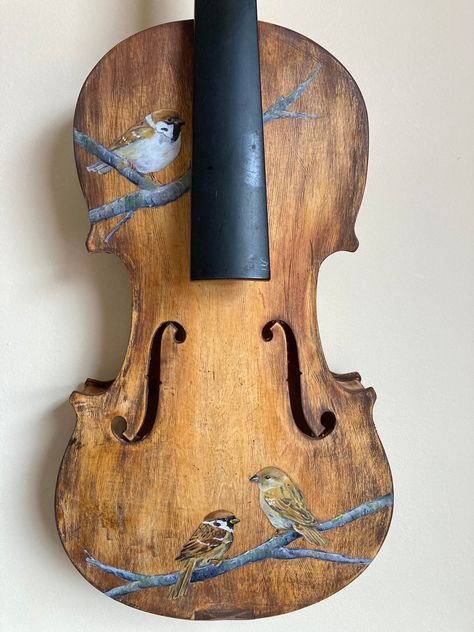 Violin Art Painting, Painted Violins, Painted Violin, Violin Artwork, Violin Painting, Violin Art, Painted Birds, Piano Room, Sparrows