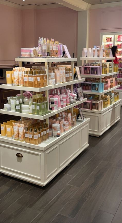 Beauty Shop Aesthetic, Skincare Store Aesthetic, Makeup Shop Interior, Toko Kosmetik Aesthetic, Cosmetic Shop Design Ideas, Pink Store Aesthetic, Beauty Supply Store Aesthetic, Victoria Secrets Aesthetic, Aesthetic Stores Interior