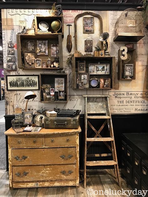 Vintage Booth Display, Antique Booth Displays, Antique Booth Ideas, Vendor Booth, Parking Space, Booth Display, Store Displays, Craft Room Organization, Assemblage Art