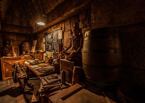 Jungle Research Station, Indiana Jones Treasure, Indiana Jones Aesthetic, Indiana Jones Room, Jungle Cruise Disneyland, Resort Concept, Perspective Study, Explorer Style, Adventure Room