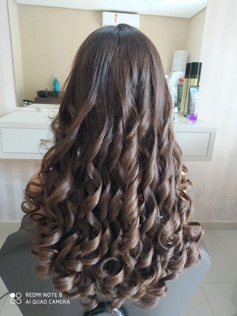 Big Curls For Long Hair, Ringlets Hair, Quick Curly Hairstyles, Special Event Hair, Long Shiny Hair, Curly Hair Photos, Curls For Long Hair, Spiral Curls, Flat Iron Hair Styles