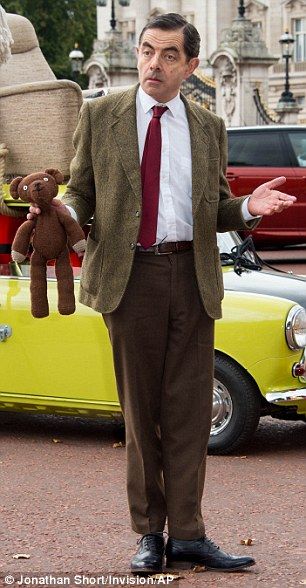 Say what? Mr Bean isn't complete without Teddy Mr Bin, Mr Bean Funny, Mini Cooper Classic, Photo Star, Mr Bean, Film Disney, British Comedy, كريستيانو رونالدو, British Tv