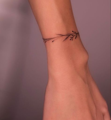 Wrap Around Wrist Tattoos, Underarm Tattoo, Wrist Band Tattoo, Wrist Bracelet Tattoo, Wrap Around Tattoo, Ankle Tat, Cuff Tattoo, Wrist Tattoo Ideas, Wrist Tattoo Designs