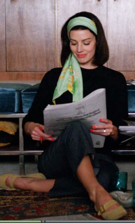 Megan Draper - my favorite Mad Men character - I love her mod style Megan Draper, Mad Men Costume, Mad Men Party, Jessica Pare, Jessica Lee, Don Draper, Mad Men Fashion, How To Wear A Scarf, Mod Fashion