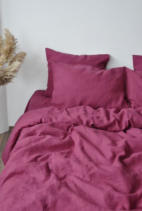 Raspberry Linen Bedding Set 1 Duvet Cover and 2 Pillowcases Softened Linen Comforter Cover Set Quilt Cover Set Hidden Closure - Etsy Berry Duvet Cover, Raspberry Duvet Cover, Red And Pink Bedding, Dark Pink Bedding, Raspberry Bedding, Pink Bedding Ideas, Pink Bedding Aesthetic, Raspberry Bedroom, Duvet Covers Aesthetic