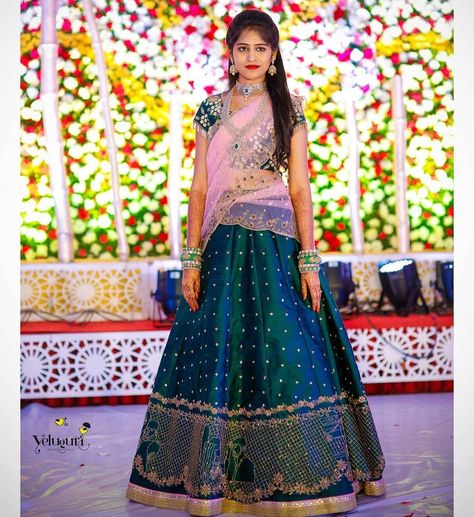 Pure Elegant Perfection!!! 🌹 #thegorgeousbride . . For some more wedding gorgeousness, head over to our exclusive bridal blog…southindian wedding dress lehenga halfsaree jewellery photography Langa Voni Half Saree Function, Half Saree Function Kids, Langa Voni Half Saree, Simple Choli, Banarasi Skirt, Saree Bridesmaid, Saree Function, Green Cape, Half Saree Function