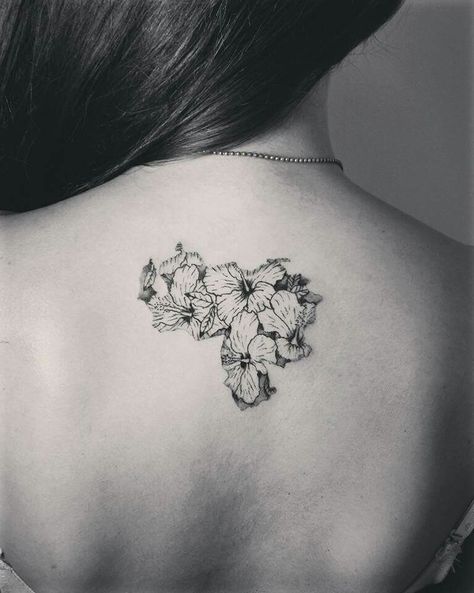 Venezuela,el tatuaje mas bello que e visto Latina Tattoo Ideas, Africa Tattoos, Orchid Tattoo, Elements Tattoo, Map Tattoos, Inspiration Tattoos, Tattoo Feminina, Design Tattoo, Nature Tattoos