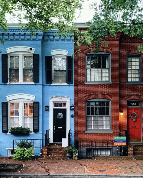 American Townhouse, Seattle Townhouse, Jacksonville Beach, Casa Vintage, Cabin Living, Paris Cafe, Dream Living, American Cities, Old Buildings