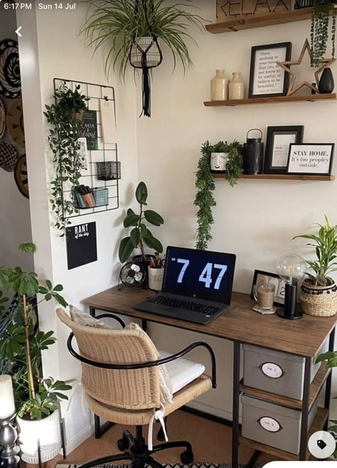 Bedroom Office Combo, Small Office Decor, Desk With Shelves, Boho Office, Wendy House, Cozy Home Office, Industrial Desk, Clean Space, Home Office Setup