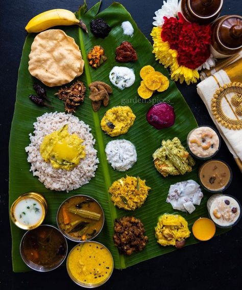 Kerala Sadhya Photography, Kerala Traditional Food, Onam Food Photography, Sadhya Photography, Onam Aesthetics Moodboard, Onam Sadhya Photography, Onam Aesthetics, Onam Dance, Sadhya Kerala