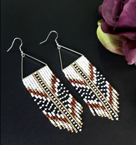 White Beaded Earrings, Mirror Earrings, Long Beaded Earrings, Seed Bead Jewelry Patterns, Earrings Western, Loom Jewelry, Beaded Earrings Native, Beaded Fringe Earrings, Beaded Earrings Diy