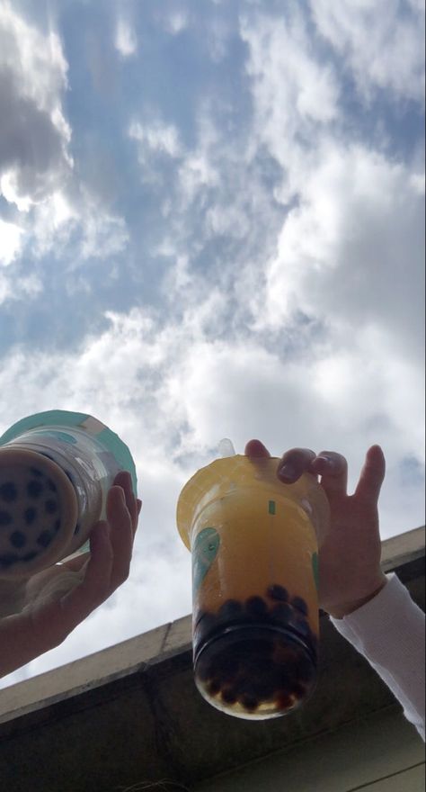 Aesthetic Boba Pictures, Bubble Tea Aesthetic Instagram, Bobba Tea Aesthetic, Boba Date Aesthetic, Aesthetic Bubble Tea, Boba Tea Aesthetic, Bubble Tea Aesthetic, Boba Date, Date Food