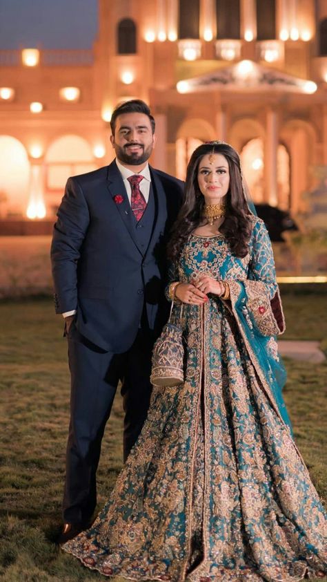 Walima Couple Dressing, Walima Ideas, Walima Dresses Pakistani Brides, Waleema Dress, Couple Dresses, Bridal Embroidery, Bridal Maxi, Pakistani Brides, Walima Dress