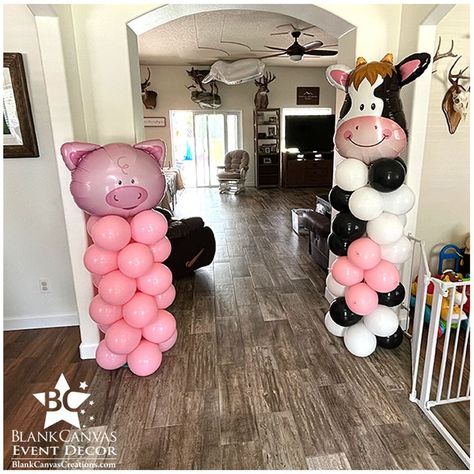 Cow Balloons, Ballon Column, Pig Balloon, Farm Theme Birthday, Farm Birthday Party, Birthday Balloon Decorations, Birthday Party Balloon, Farm Birthday, Balloon Columns