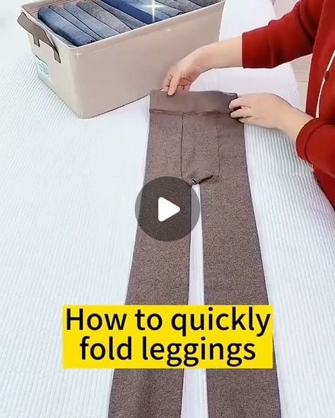 Folding Leggings, Fold Leggings, Laundry Diy, How To Fold Jeans, Konmari Folding, Folding Jeans, How To Fold, Folding Clothes, Organization Hacks